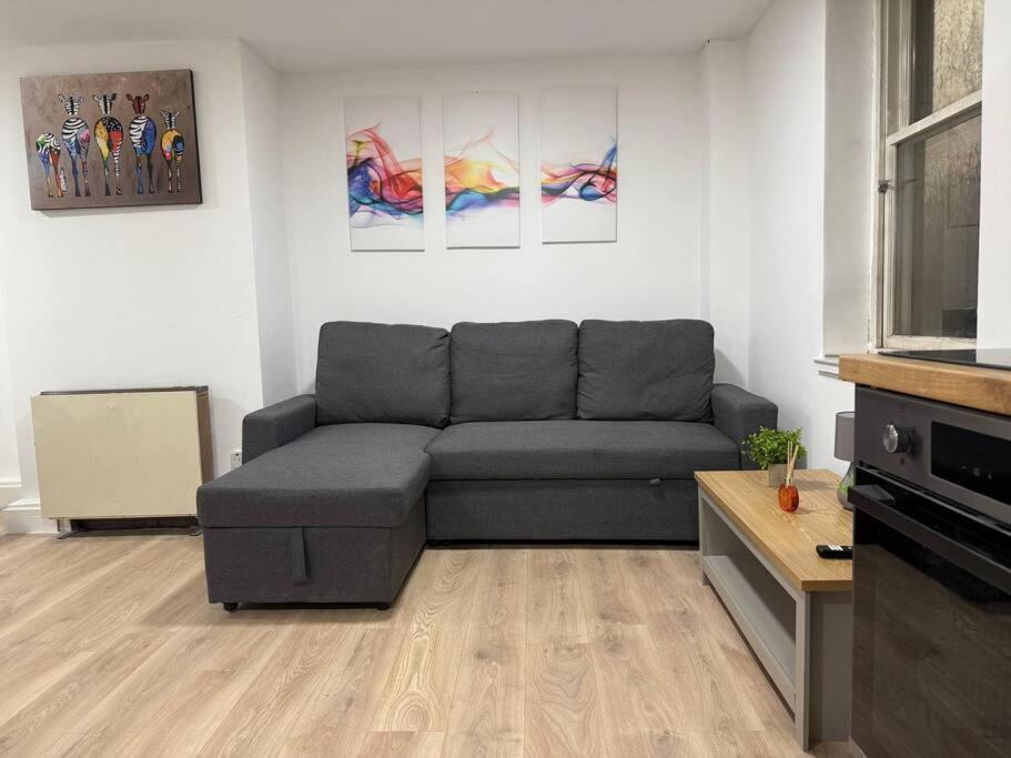 Modern 1 Bedroom - 5 Min Walk From Princess Street Eb1 Единбург Екстер'єр фото