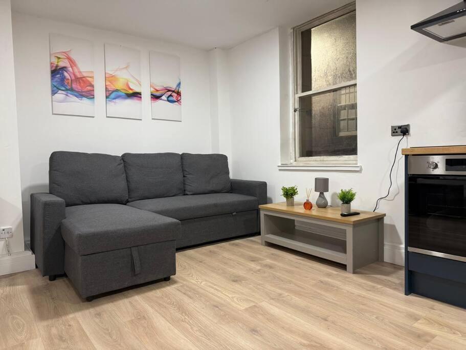 Modern 1 Bedroom - 5 Min Walk From Princess Street Eb1 Единбург Екстер'єр фото